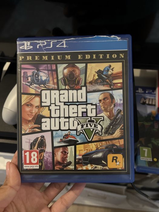 Ps4 slim +jocuri fifa etc…orig