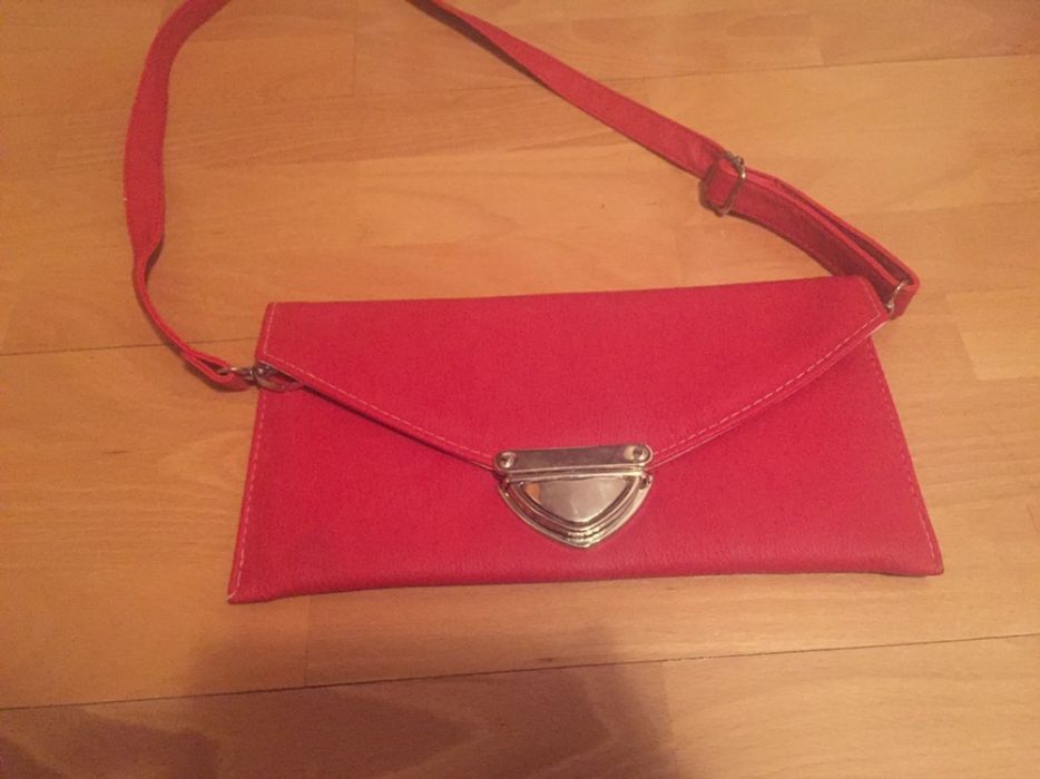 Plic roșu fără defecte