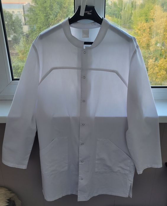 Караганда. Медицинские халаты, хирургический костюм и колпаки. Мужские