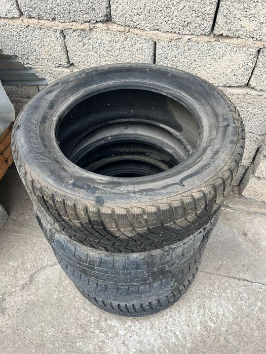 Продам зимние балоны Dunlop.