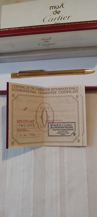 Чисто нови химикалки Картие със сертификат и кутия