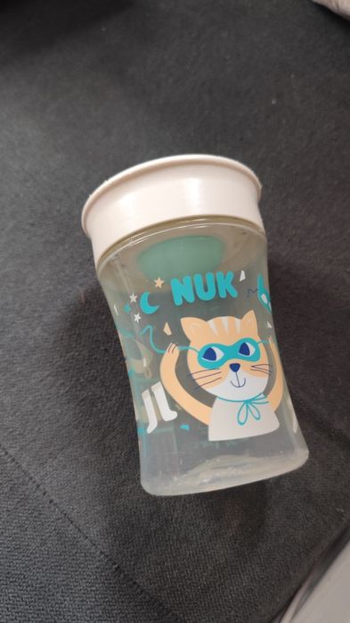 Подарявам неразливаща се чашка