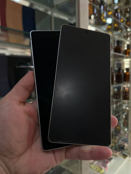 Samsung S25 Ultra xotirasi 12/256GB