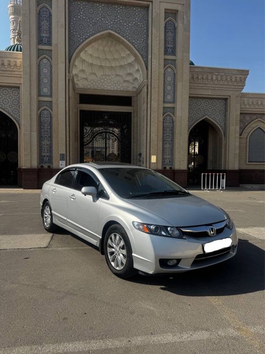 Продам Honda Civic 1.8