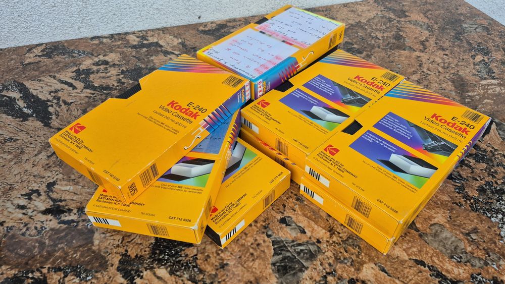 Vând 14 casete video VHS originale Kodak 240 minute. Colectie filme