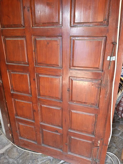 Дървени гаражни врати