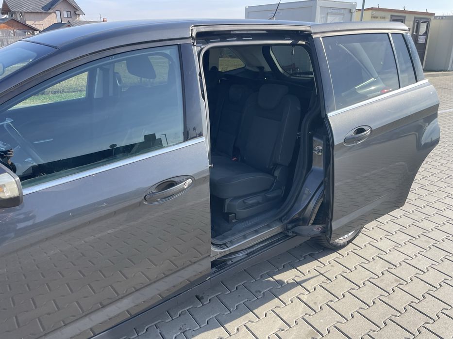 Ford C-max , benzina 125 CP