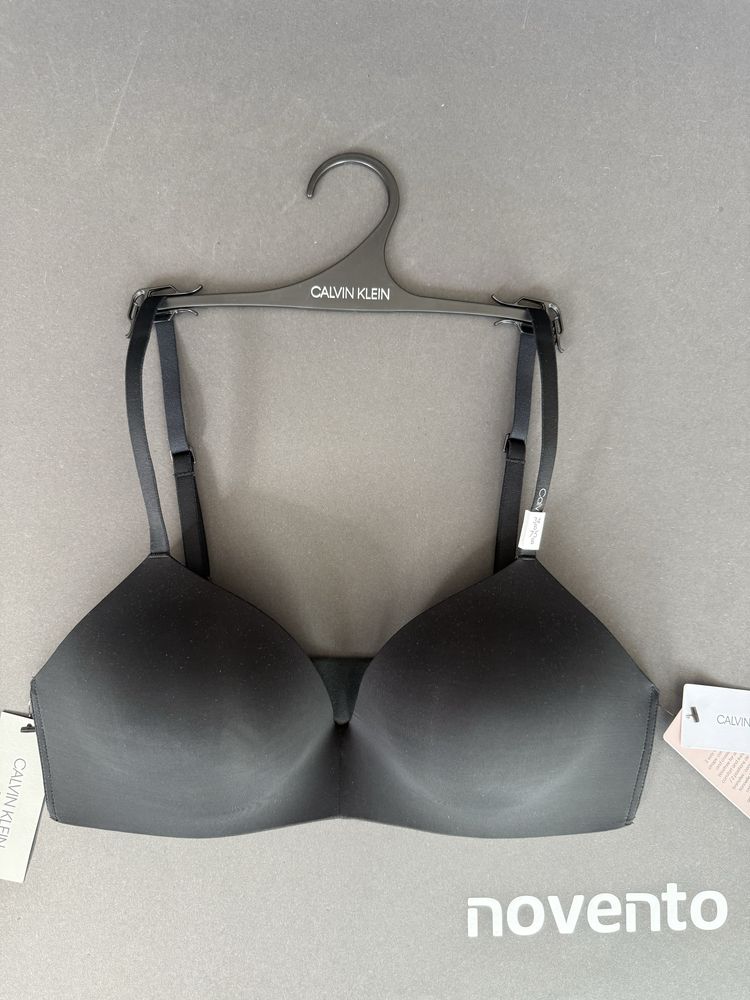 Изчистен черен сутиен Calvin Klein /75В/