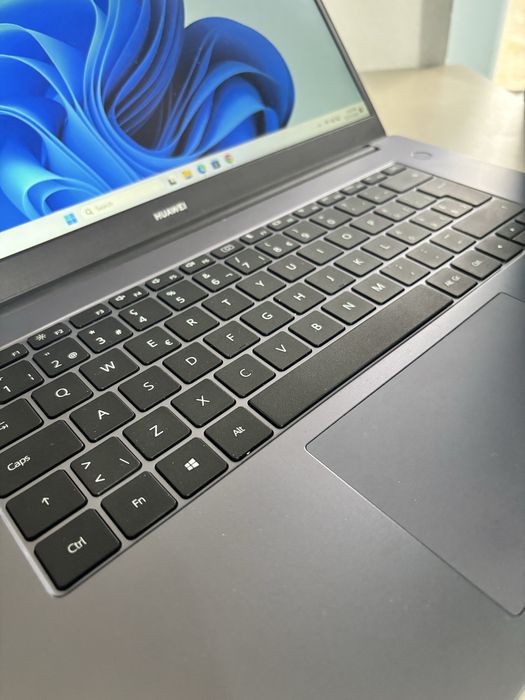 Laptop Huawei D15• ryzen 5• 12 clicluri• carcasa aliaj•
