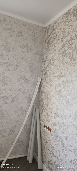 Поклейка, клеем обои 700 тг за квадрат.