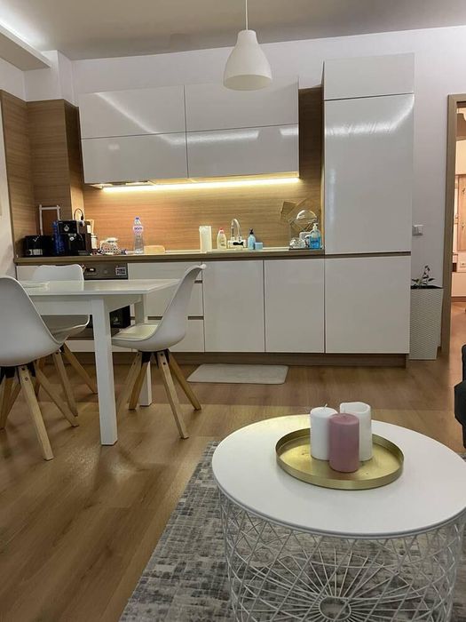 Дава се под наем Тристаен апартамент в Бургас, Възраждане - 74 кв.м за 612 € - Снимка #2