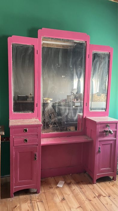 Тоалетка винтидж 100 годишна с кристални огледала маса скрин огледало