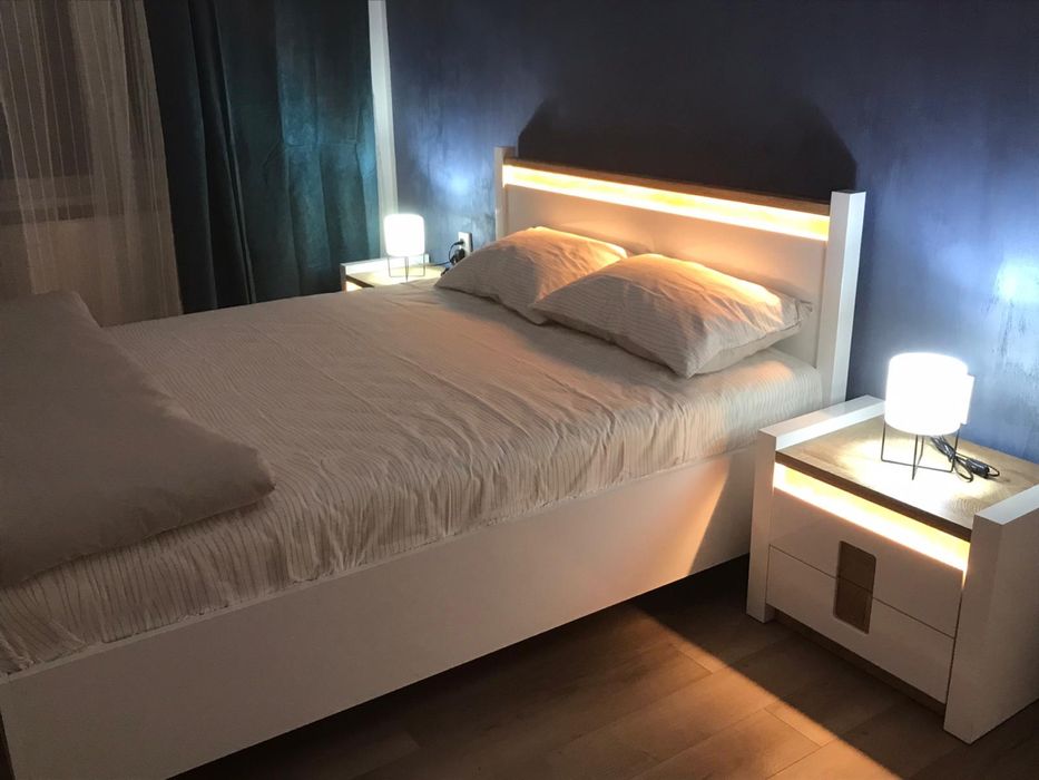 Închiriez apartament cu 3 camere in regim hotelier