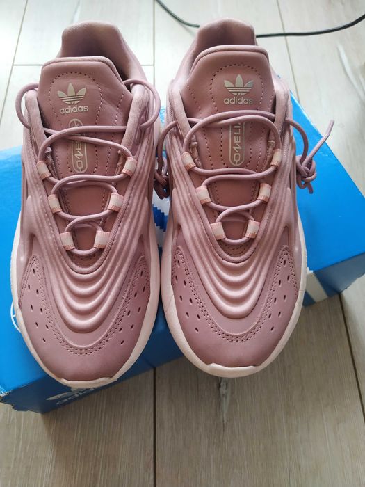 Adidas Ozelia Дамски маратонки
