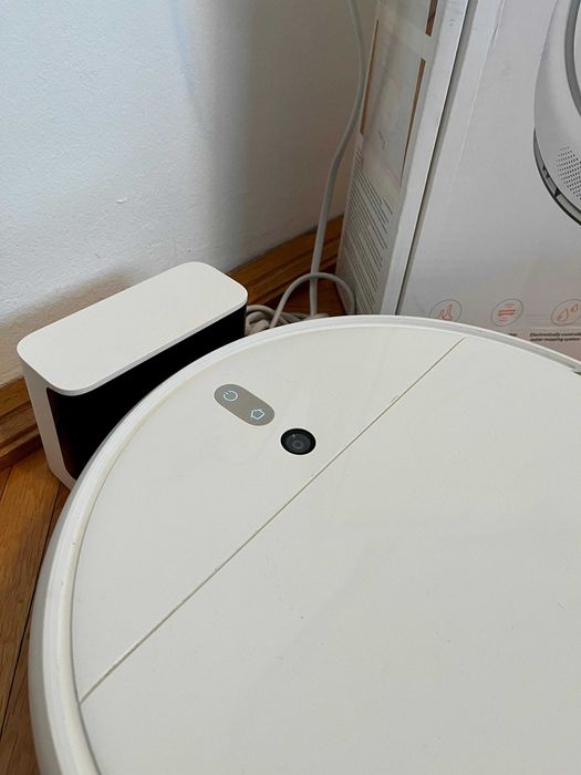 Vând Aspirator Xiaomi Mi Robot Vacuum Mop Cleaner