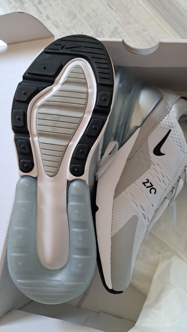 Nike W Air Max 270