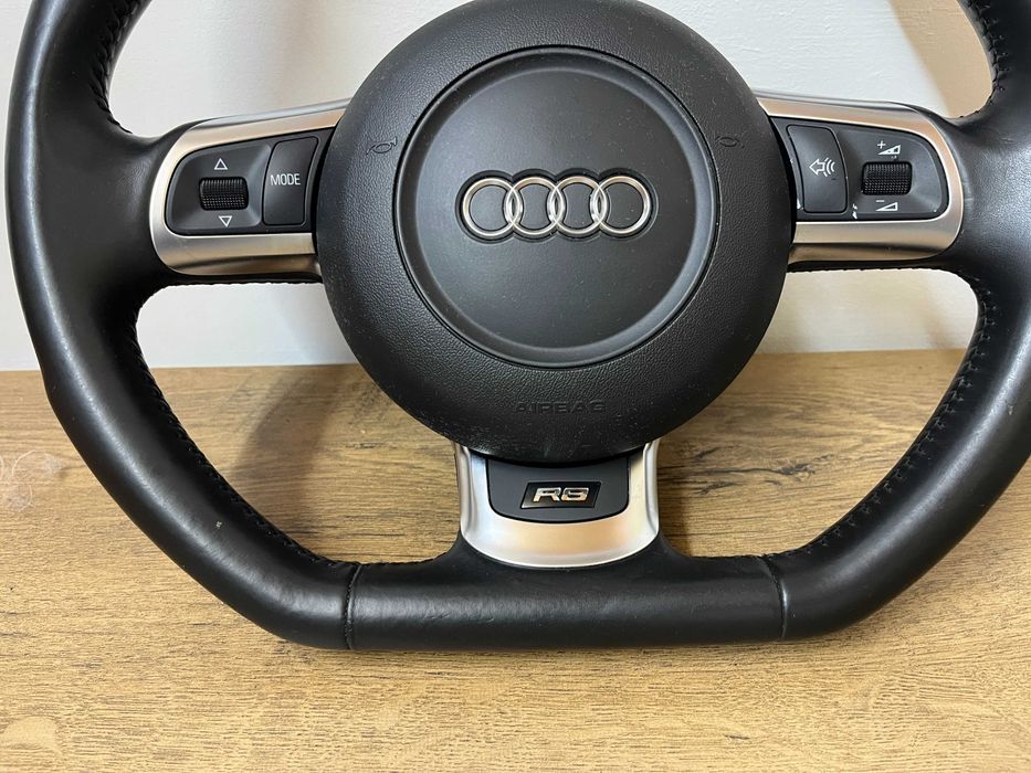 Оригинален кожен скосен Мулти волан с пера и еърбег Audi R8 Ауди Р8