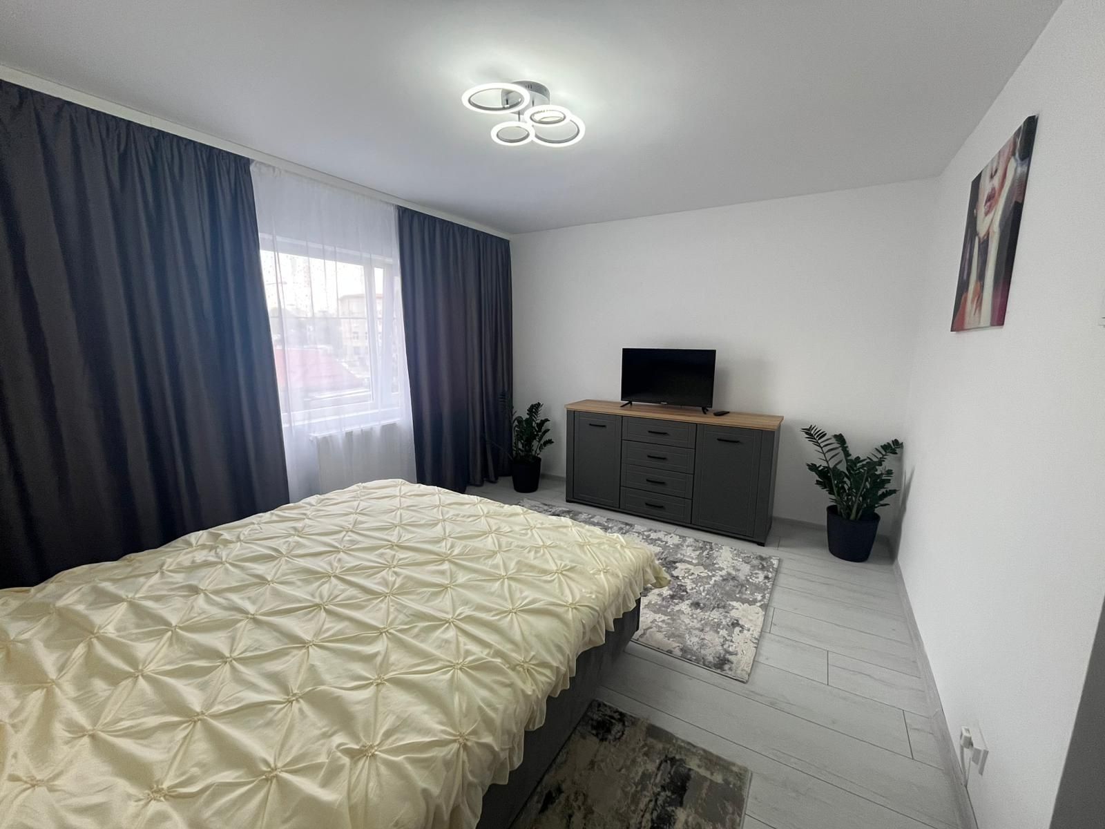 Închiriez apartament 2 camere