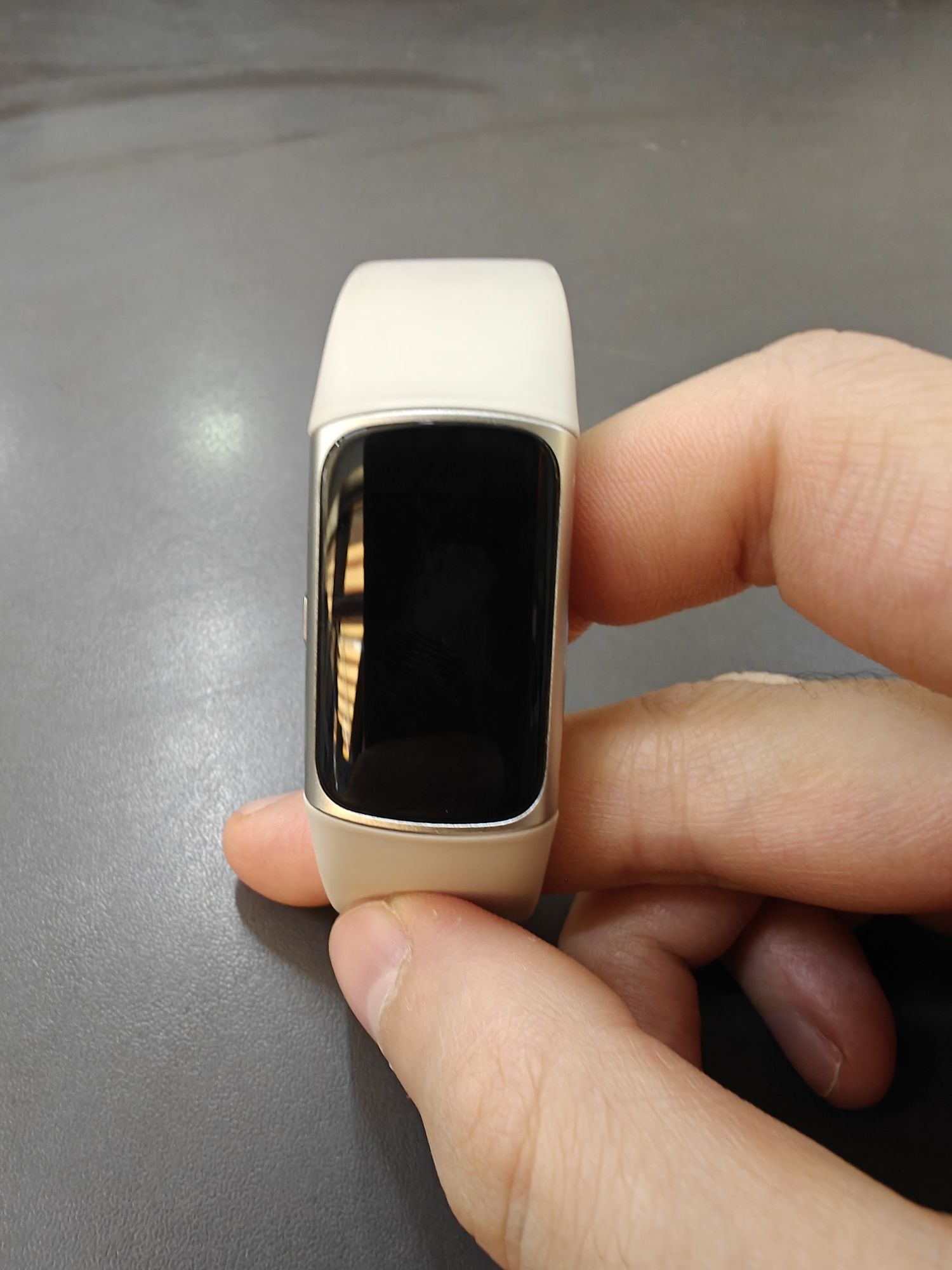 FitBit charge 6 fitness braslet