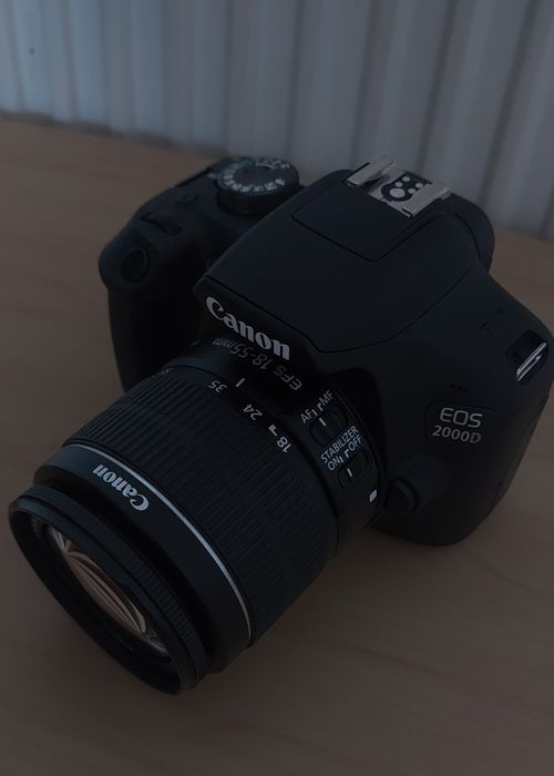 Canon eos 2000d