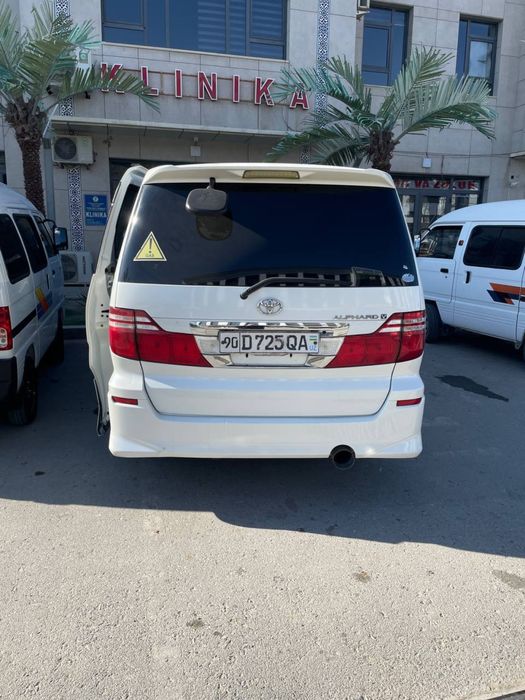 Toyota alphard sotiladi