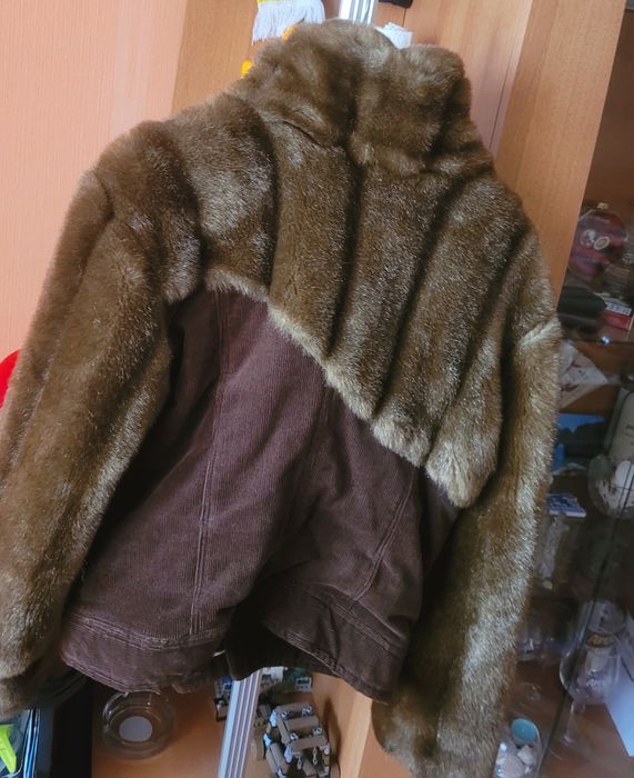 Дамско яке от еко кожа и джинси