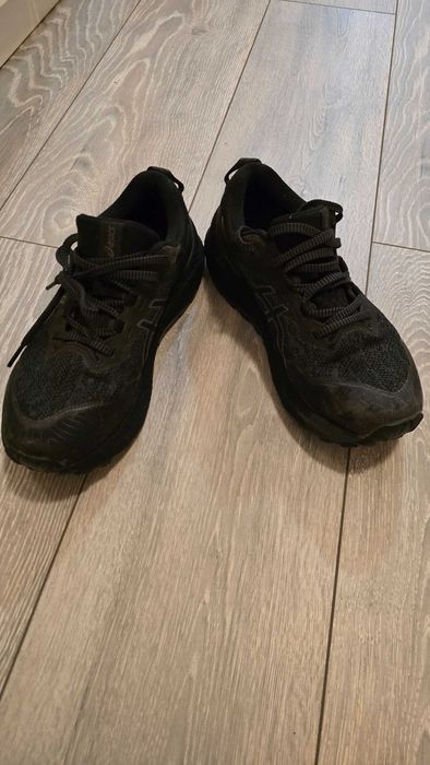 Adidasi Asics goretex Damă