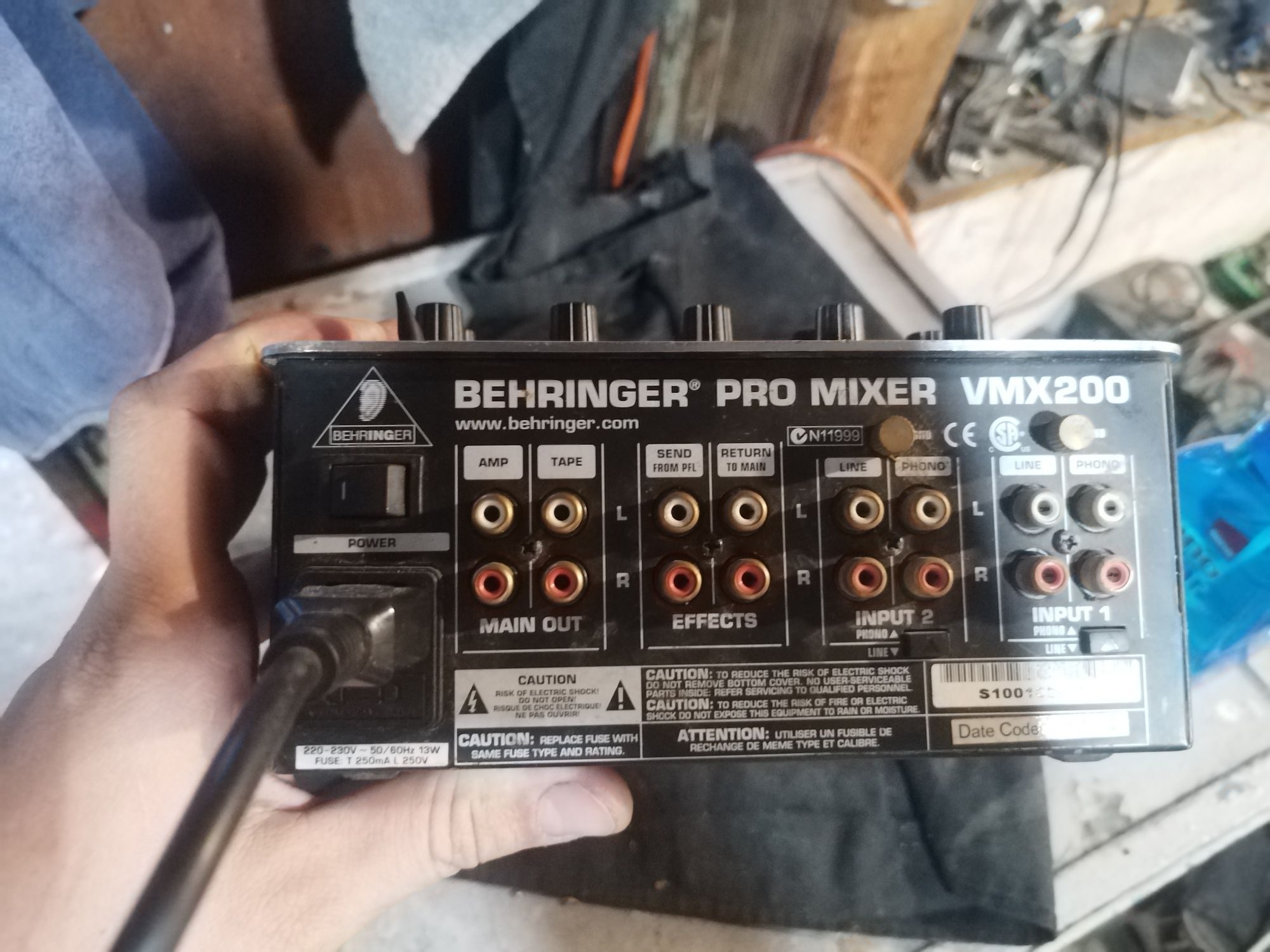 Behringer pro mixer vmx200