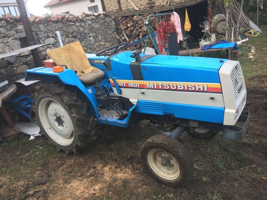 Продавам малогабаритен трактор марка Мицибуши в работещо състояние