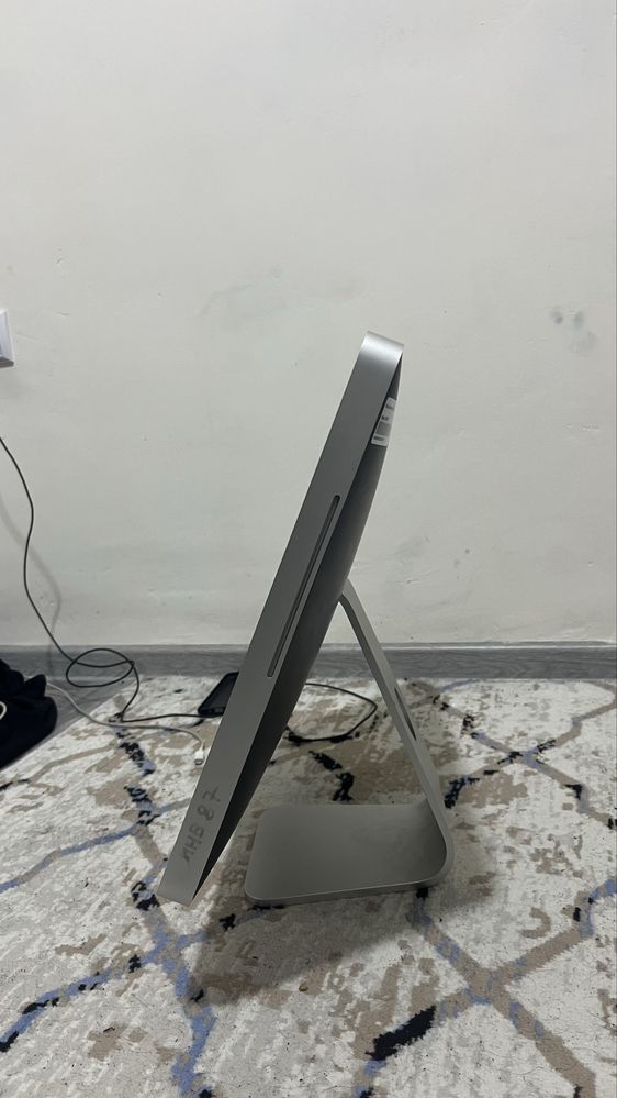 iMac 20 sotiladi yo obmenga