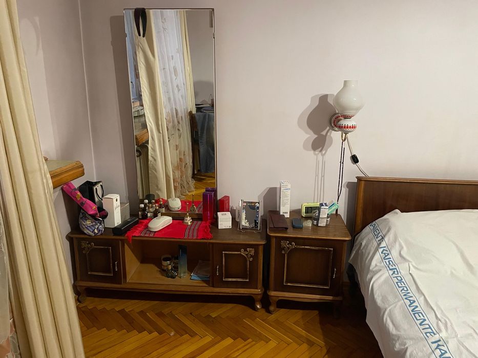 Трюмо деревянное, зеркало