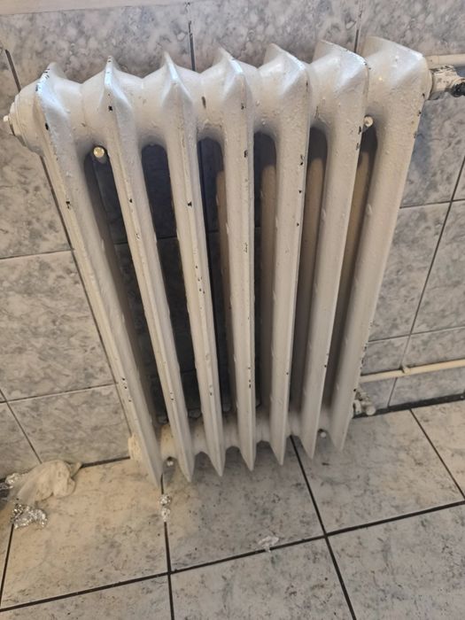 3 calorifere de fonta