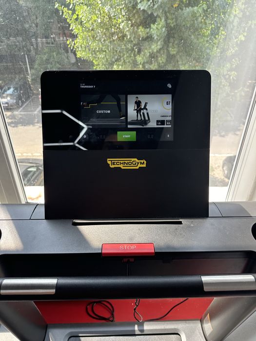 Techogym Run Live 500