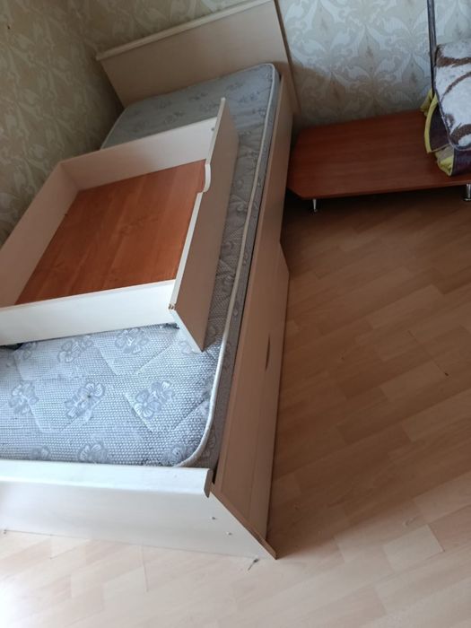 Кровать в хорошем состоянии