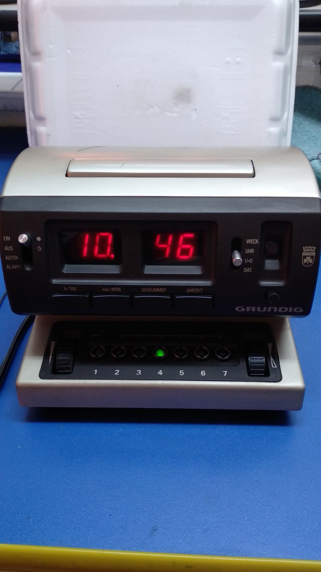 Radio Grundig-sono-clock550a