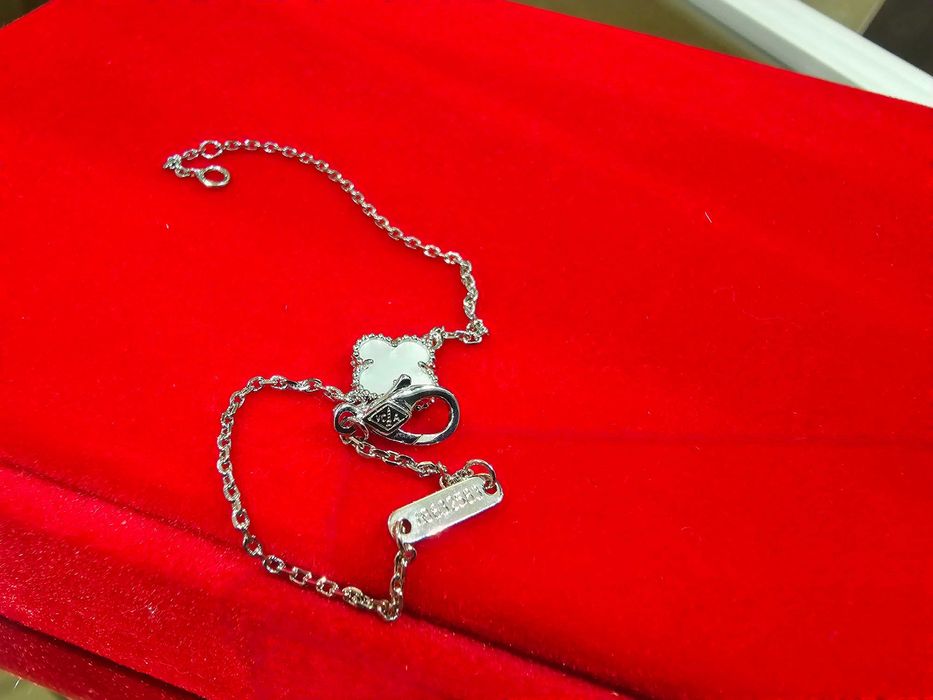 Van Cleef & Arpels VCA Silver Mother Sweet Alhambra Дамска Гривна