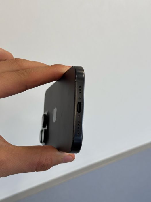 Продавам iPhone 16 PRO 98 цикъла
