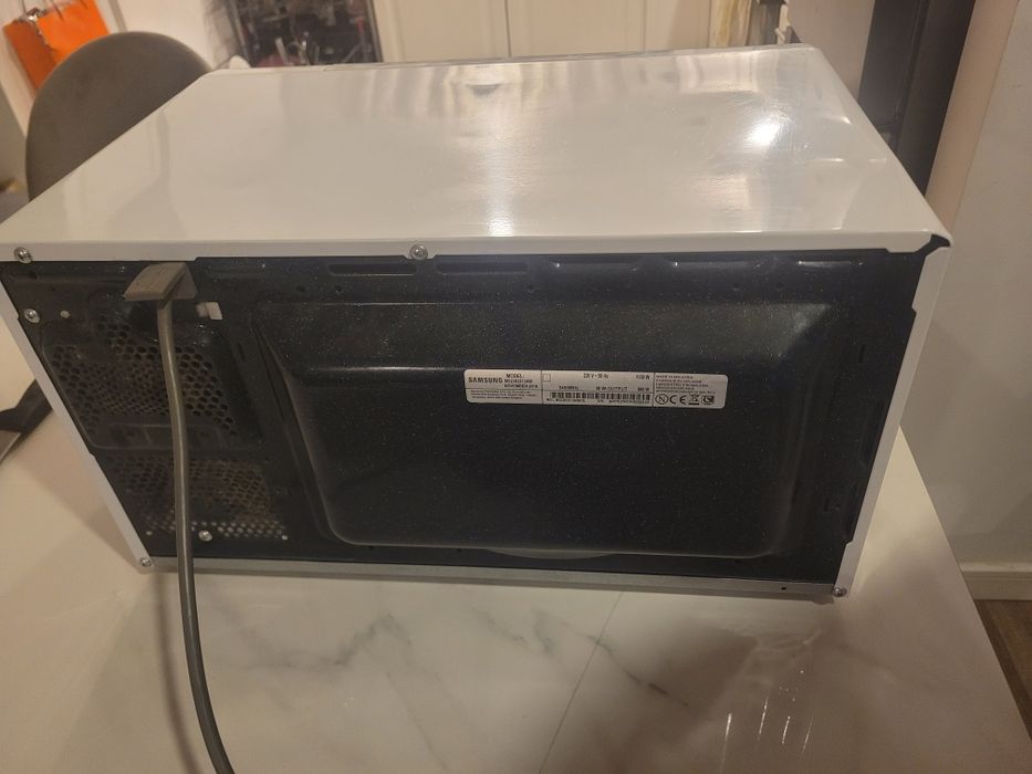 Vând Cuptor Microunde Samsung MS23K3513AW ceramic 23l