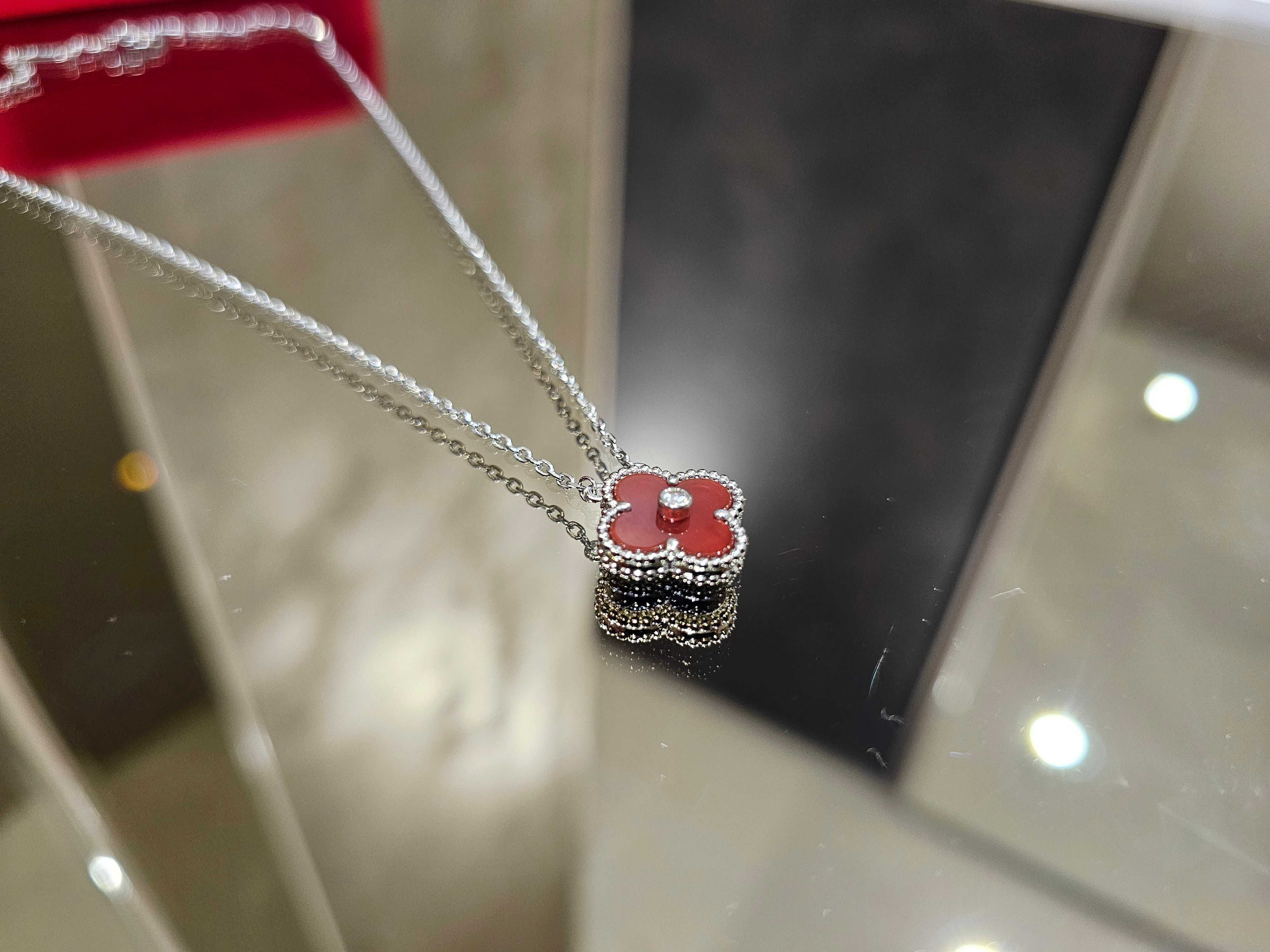 Van Cleef & Arpels VCA Silver Red Alhambra Diamond Clover Дамско Колие