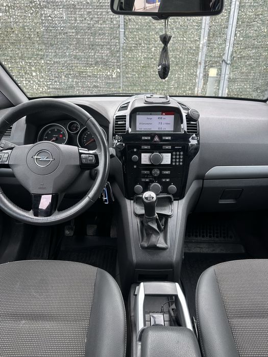 Opel zafira 1.7 cdti 2011