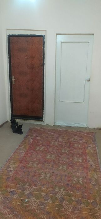 Сдаётся 4х комнатная квартира. В 22 микрорайоне возле торговый центр п