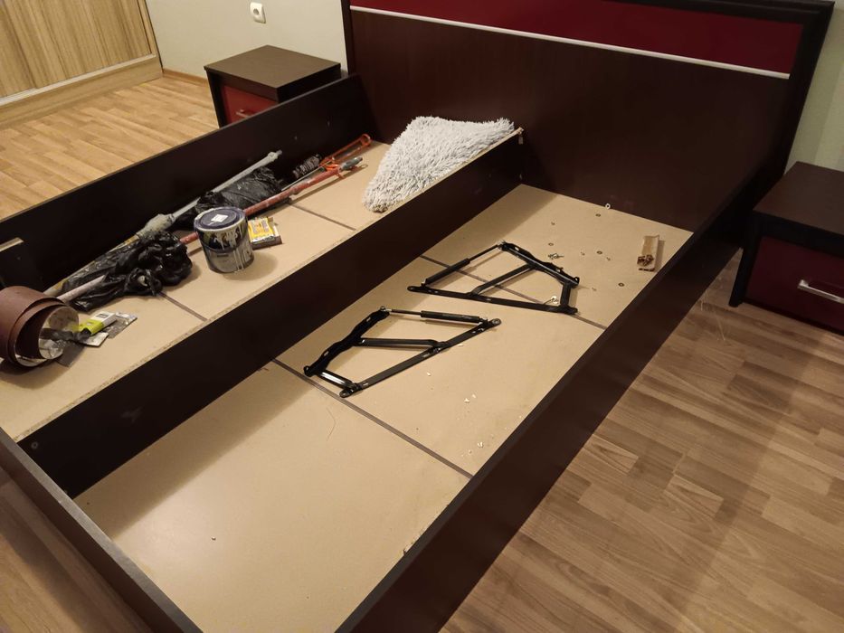 Спалня с две шкафчета