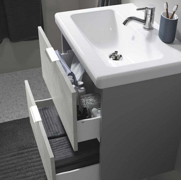 шкаф с 2 чекмеджета и мивка към него