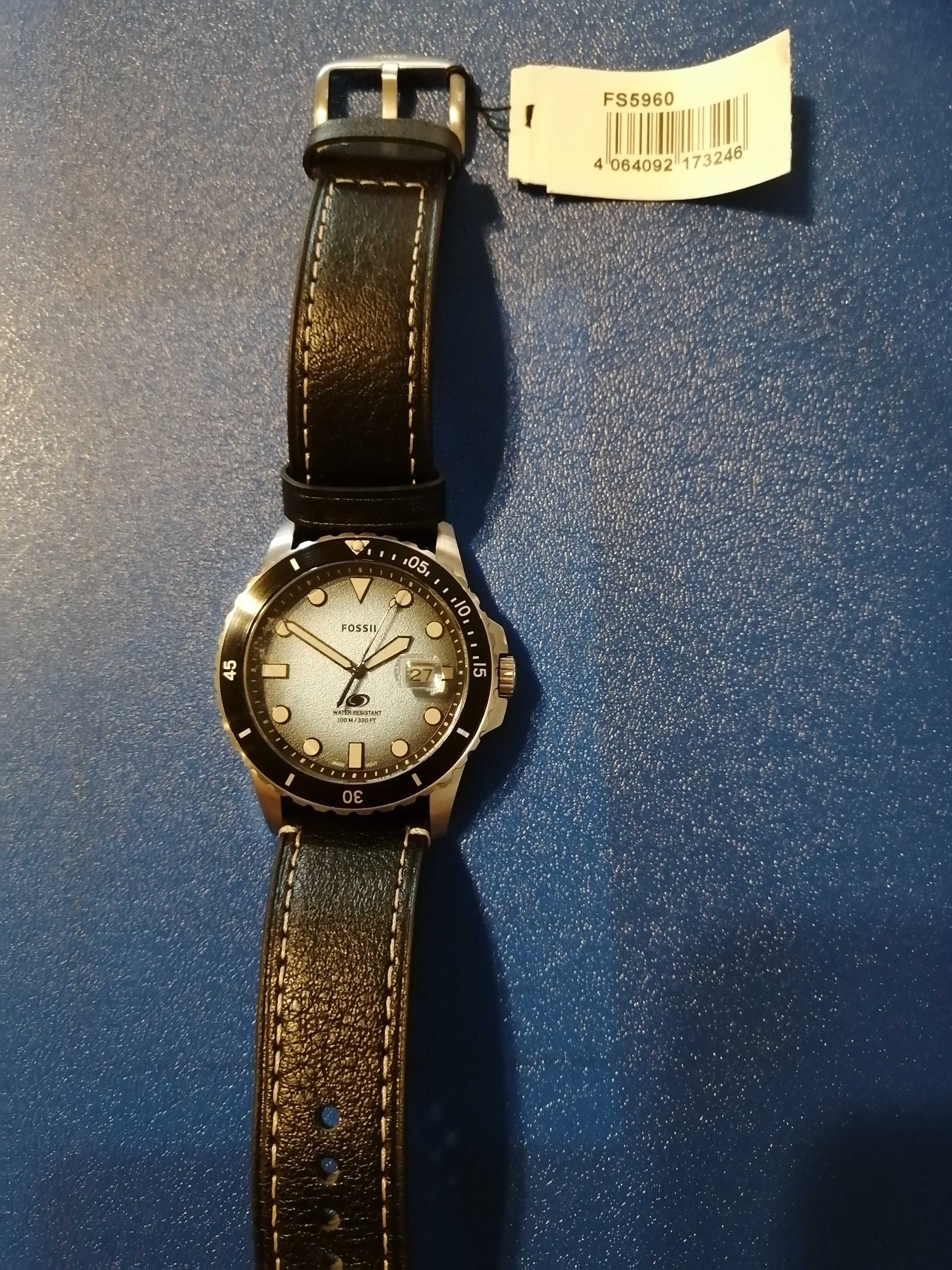 Продавам часовник FOSSIL