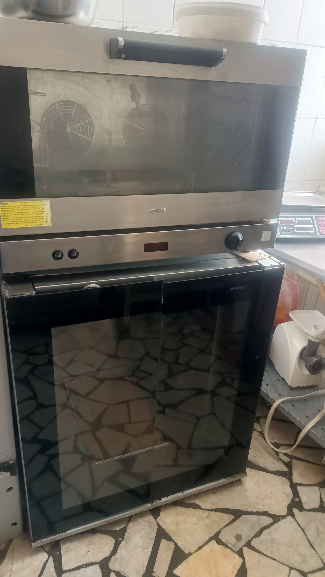 Продам  рабочую столовую