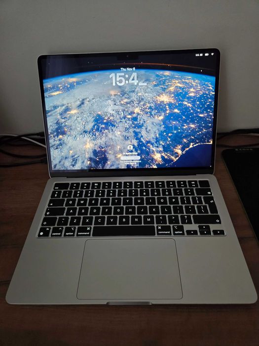 Apple MacBook Air M3 13 inch, 512GB SSD, 16 GB Ram