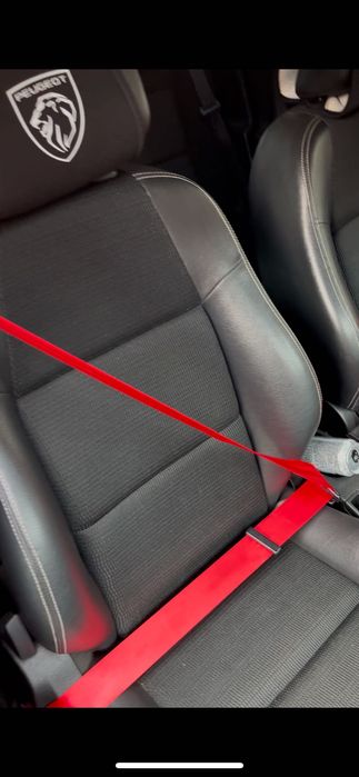 Продавам и сменям цветни автомобилни колани