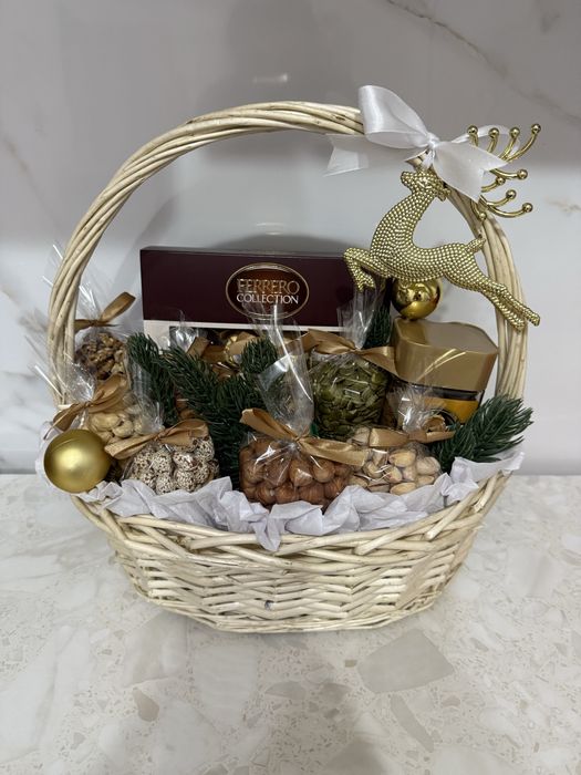 Новогодние корзины, клубника в шоколаде