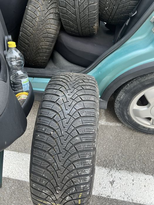 Cauciucuri r16 iarna goodyear