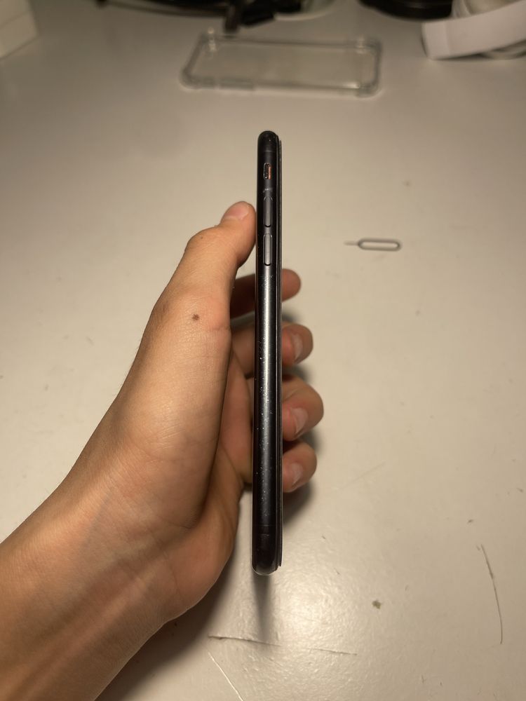 iPhone 7 в идеальном состояний